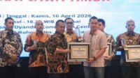 Berkontribusi Nyata dan Luar Biasa dalam Layanan Transformasi Digital, Dirut Tugu Tirta Dianugerahi PWI Jatim Award 2026
