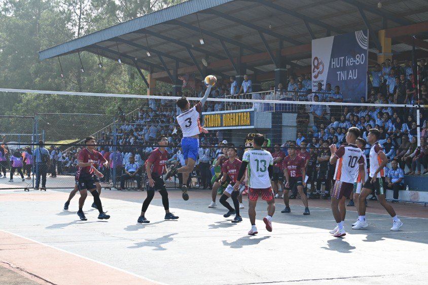 Berlangsung Seru, Pertandingan Voli dalam Rangka HUT TNI AU Ke-80 di Lanud Abd Saleh