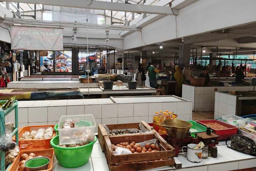 Pedagang Pasar Kebalen Keluhkan Sepinya Pembeli, Berharap Penertiban PKL Lebih Tegas
