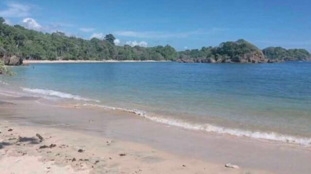 Pantai Banyu Meneng Permata Tersembunyi di Malang Selatan