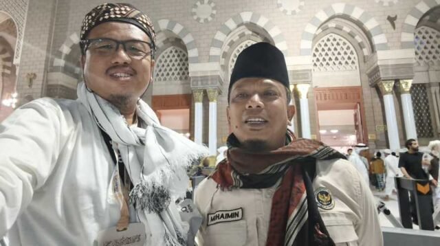 Dua Pengurus PWI Malang Raya Dipertemukan di Pelataran Masjid Nabawi