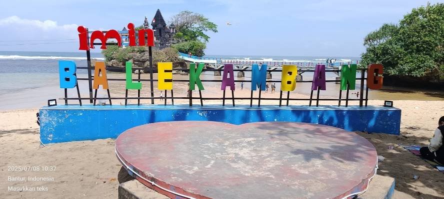 Pantai Balekambang di Libur Sekolah Dipadati Wisatawan