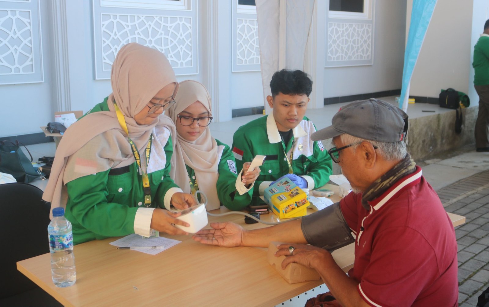 Mahasiswa Kedokteran UIN Malang Gelar Abdi Desa, Layani Pemeriksaan Kesehatan Gratis di Desa Precet