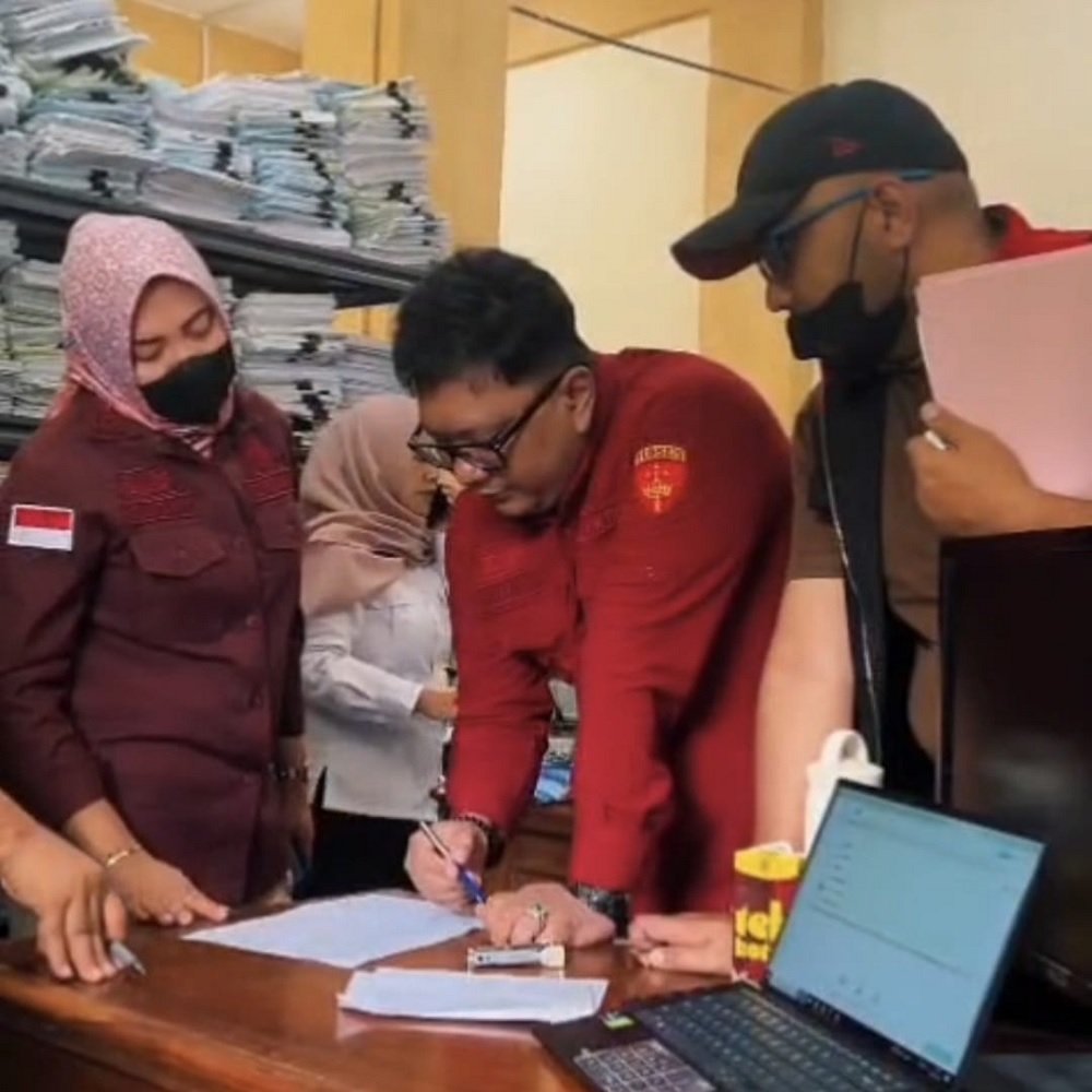 Diduga Korupsi Pengadaan Tujuh Mobil Ambulans, Kejari Kepanjen Geledah Kantor Dinkes Kabupaten Malang