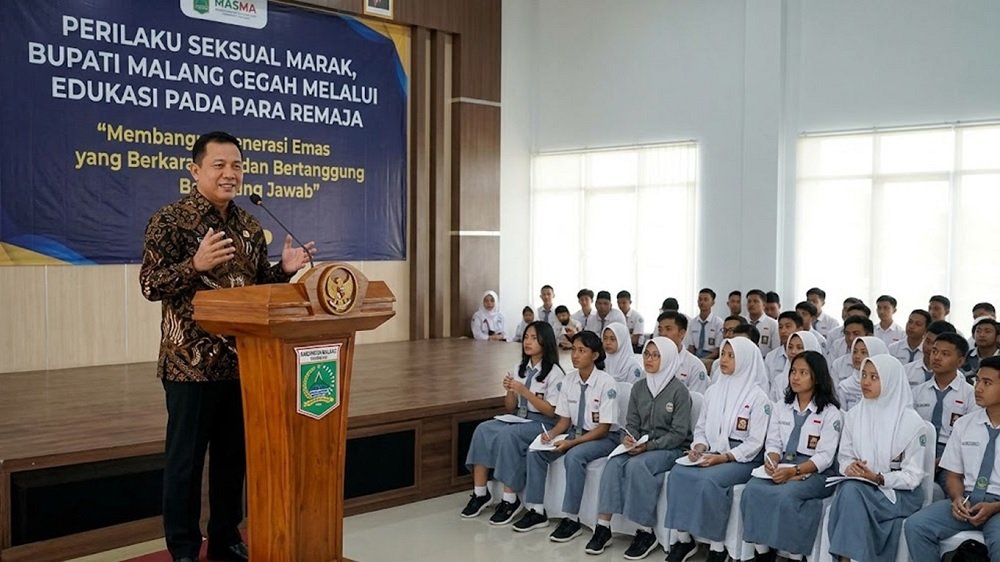 Perilaku Seksual LGBTQ Marak, Bupati Malang Cegah Melalui Edukasi Pada Para Remaja