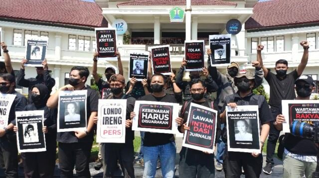 Lintas Organisasi Wartawan Malang Raya Gelar Aksi Protes "Kami Bukan Londo Ireng",