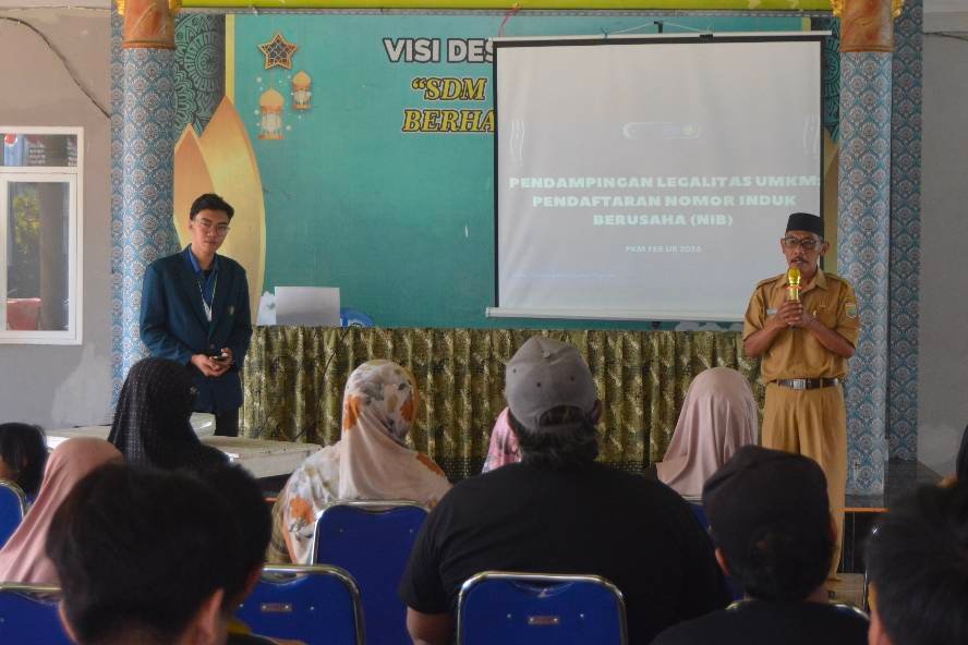 Mahasiswa KKN Universitas Brawijaya Malang Dorong Legalitas Usaha Warga Desa Tajinan