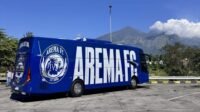 Kado Istimewa di HUT Arema ke-39, Iwan Budianto Berikan Dua Unit Bus Baru pada Arema FC