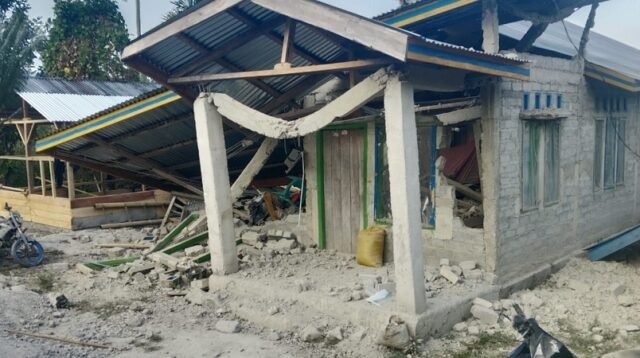 Bencana Gempa Bumi Flores Sebabkan Puluhan Orang Meninggal Dunia dan Ratusan Rumah Rusak