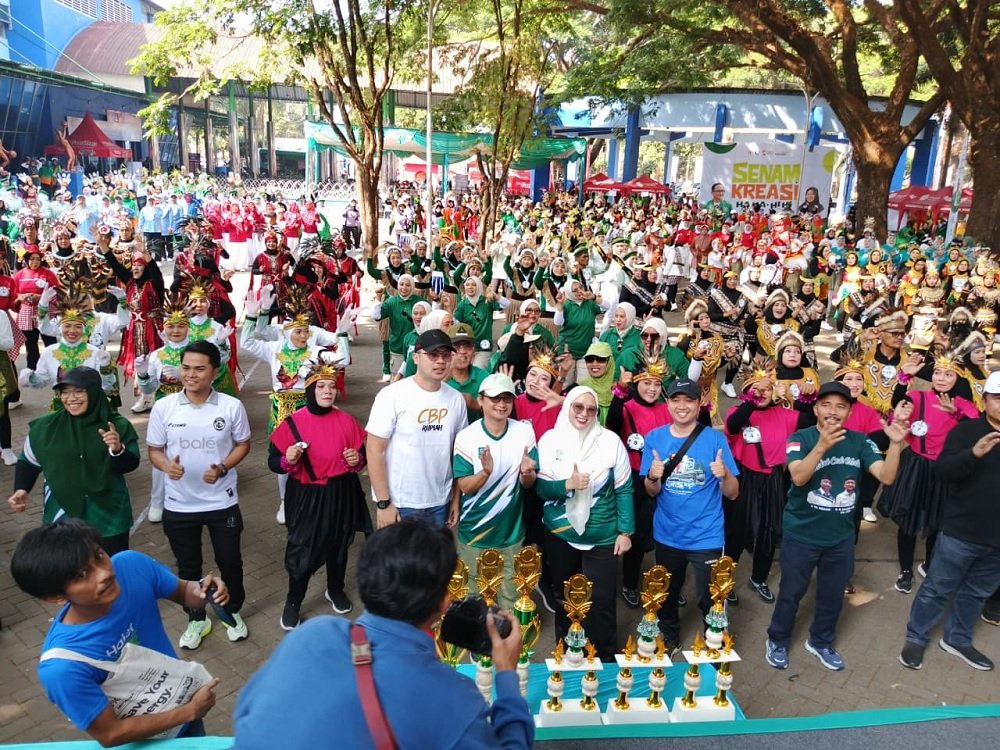 Ribuan Warga Malang Raya Tumpah Ruah Meriahkan Lomba Senam Kreasi “Ha Ha–Hi Hi” Inisiasi Cak Udin