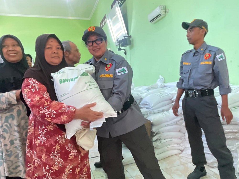 Pemkot dan Perum Bulog Mulai Salurkan Bantuan Beras 30 Kilogram di Kota Malang