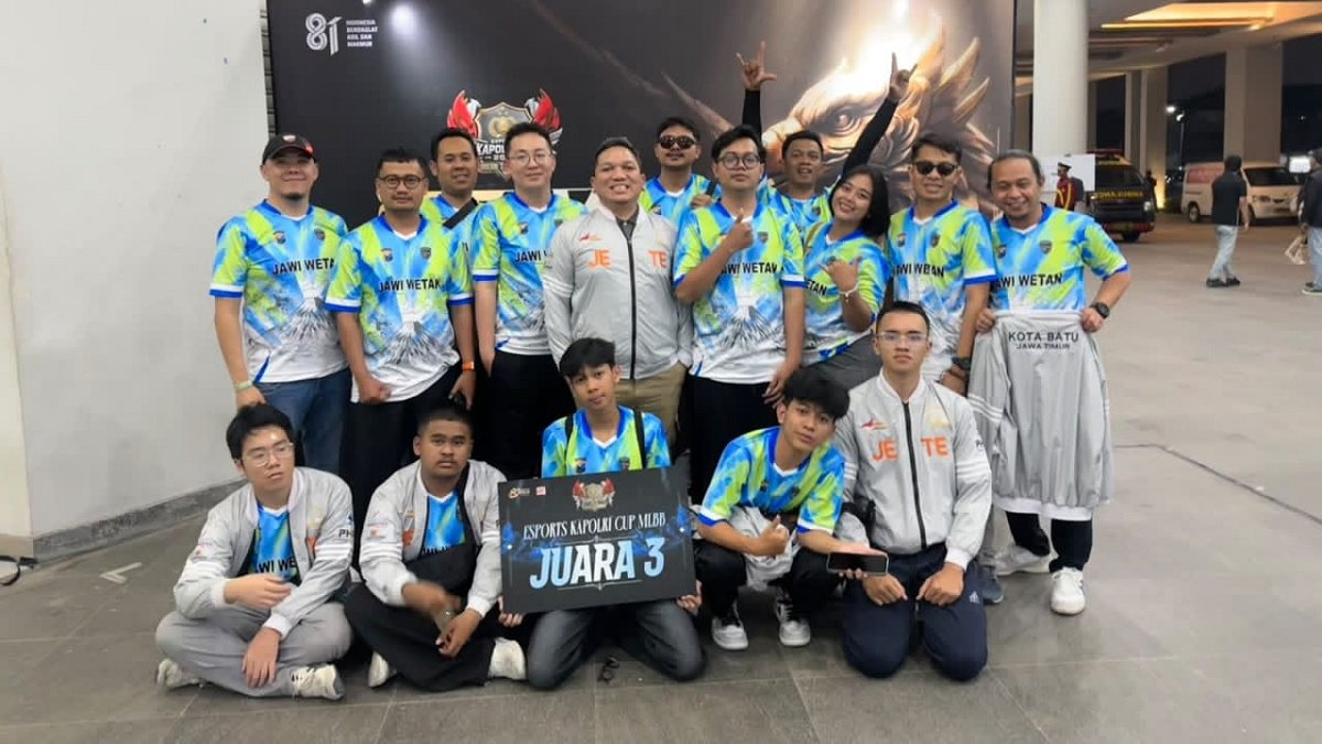 Siswa SMK PGRI 3 Kota Malang Sabet Juara III Nasional Kapolri Cup E-Sport Mewakili Polda Jatim