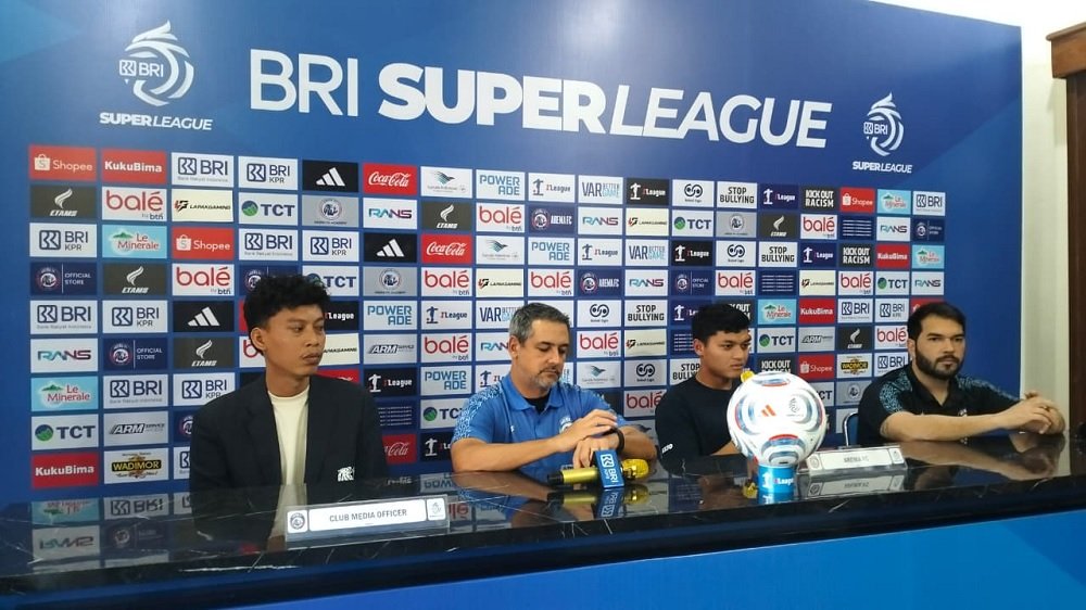 Arema FC Siapkan Mental dan Taktik Hadapi Derbi Jatim di Kanjuruhan