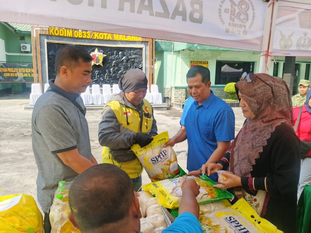 Bazar HUT ke-81 TNI di Makodim 0833/Kota Malang Diserbu Warga, Ringankan Beban Masyarakat