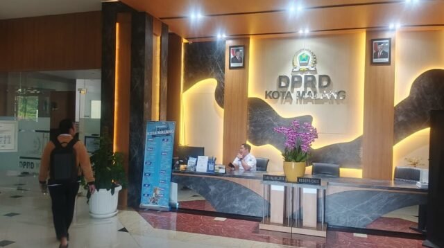KPK Sambangi Kantor DPRD Kota Malang, Suasana Sekretariat Mendadak Sibuk