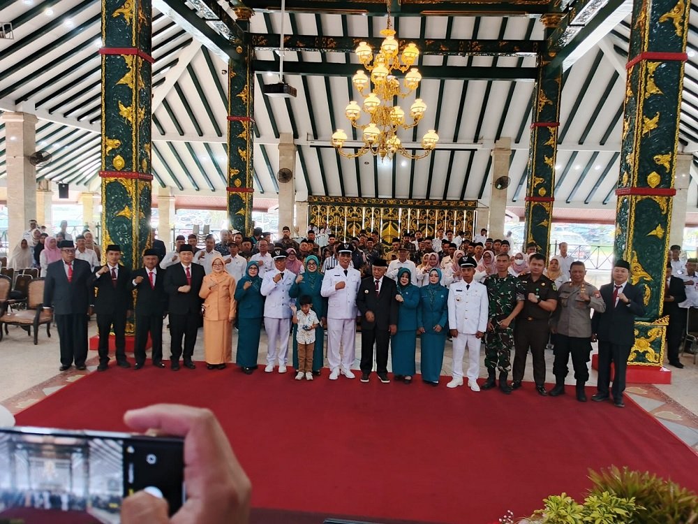 Bupati Malang Lantik Tiga Kades PAW, Tegaskan Pentingnya Percepatan Pelayanan Publik