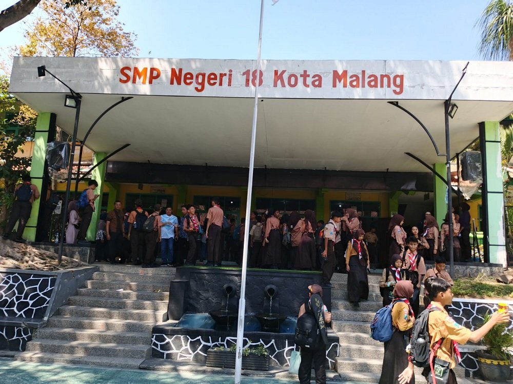 Gegara Baju Lurik, Kepsek SMPN 18 Malang Diduga Lakukan Kekerasan Fisik dan Verbal pada Siswa