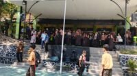 467-Demo wali murid di SMPN 18 Malang Ratusan Wali Murid dan Siswa SMPN 18 Malang Protes Dugaan Kekerasan Fisik oleh Kepala Sekolah