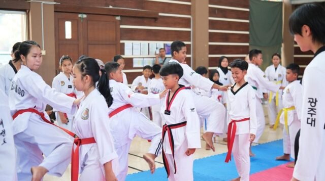Cetak Sejarah Baru, Pengkab TI Kabupaten Malang Datangkan Pelatih Profesional Asal Korsel