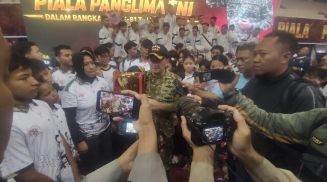 Karateka Kodam V/Brawijaya Sabet Juara Umum Piala Panglima di GOR Ken Arok Malang