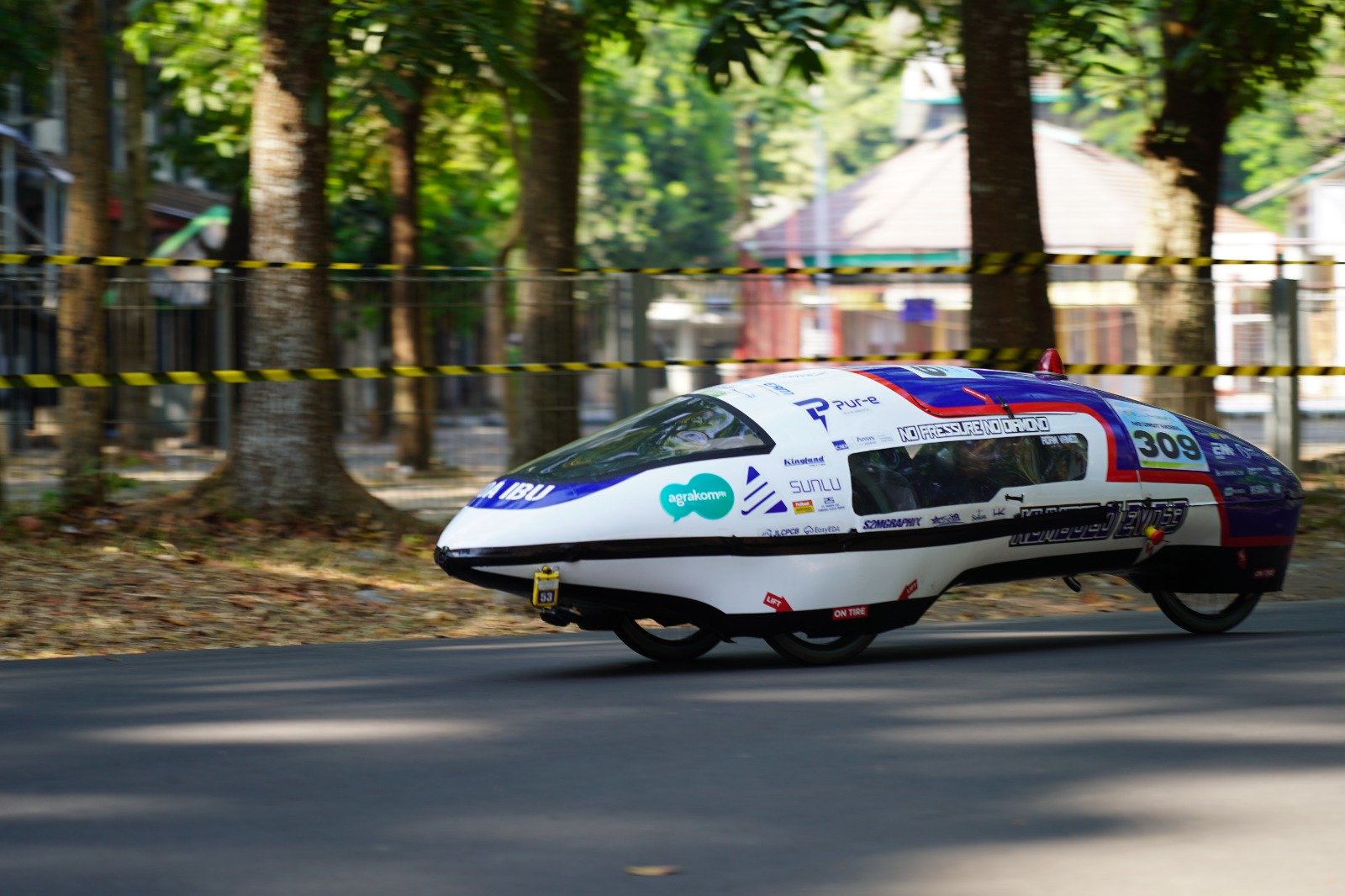 Semeru Team UM Uji Inovasi Mobil Hemat Energi Berbahan Etanol di KMHE 2026