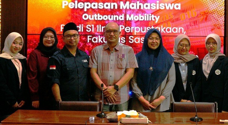 Student Mobility FS UM, 10 Mahasiswa Ilmu Perpustakaan Belajar ke Malaysia