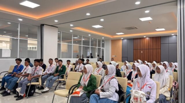 30 Siswa Ikuti National Student Summit, Fakultas Humaniora UIN Malang Kenalkan Dunia Kampus